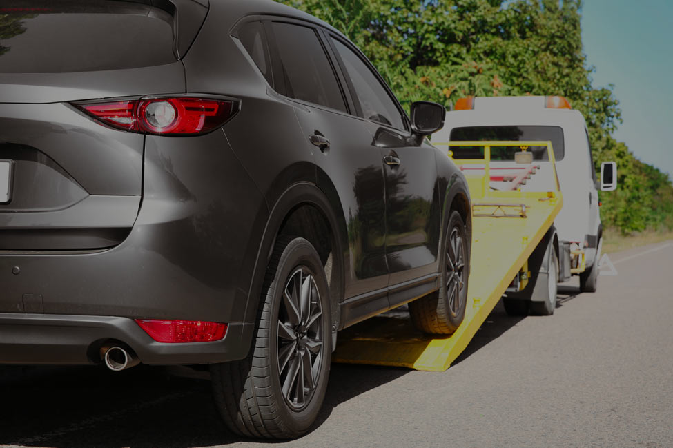 flatbed-towing-truck